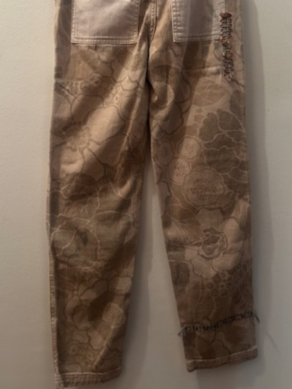 Anthropologie x Pilcro The Camp Wanderer Khaki Tan Floral Patchwork Pants - Picture 16 of 16